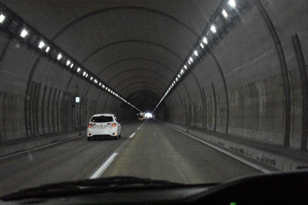 Nikon D3400 レンズキットでトンネルの中でも明るく撮影♪シャッタースピード1/2500秒